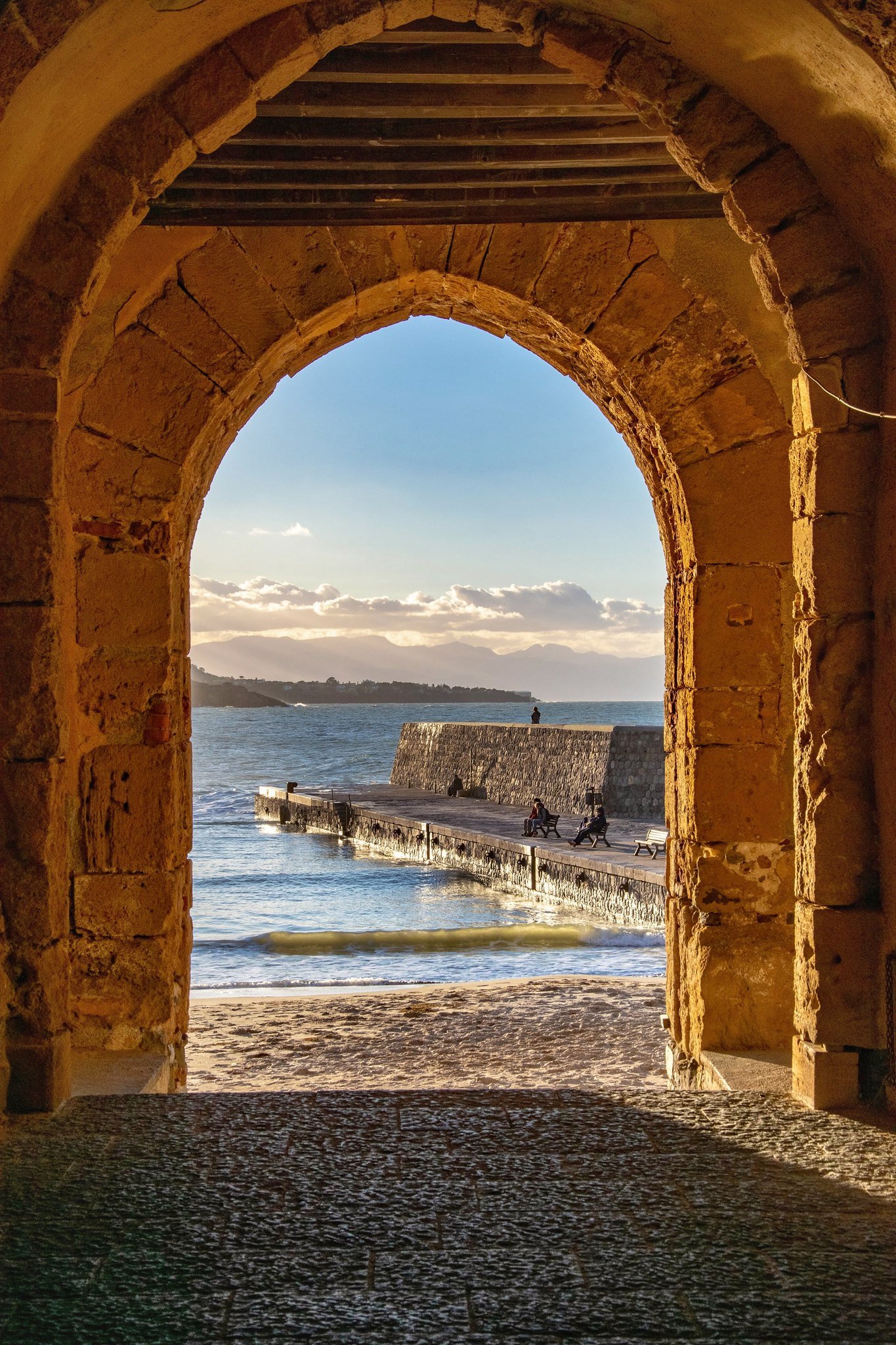 Porta Pescara — gateway to Spiaggia del Porto Vecchio, Cefalù